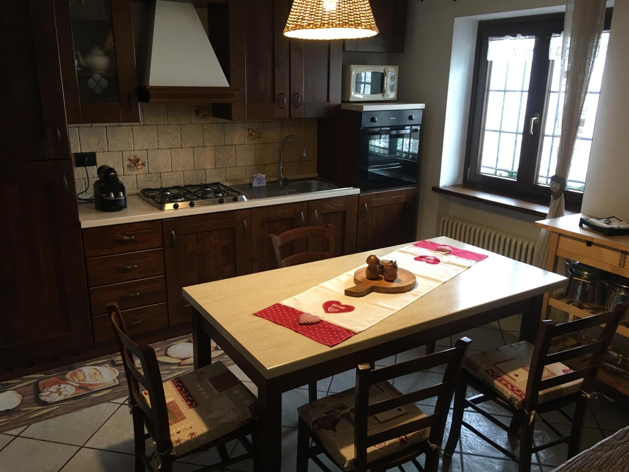 La Casa Del Bosco Apartment Aosta Luaran gambar